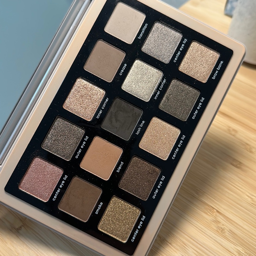 Natasha denona eyeshadows palette